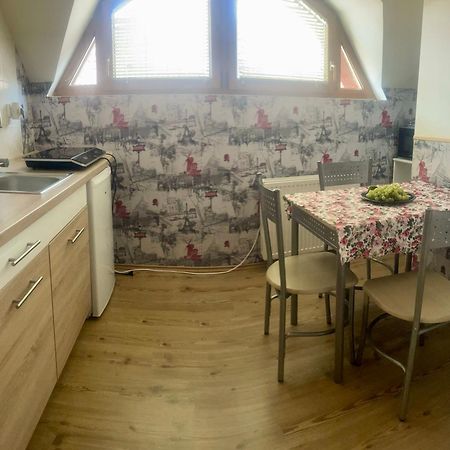 Aranylo Apartmanhaz Hajdúszoboszló Exteriör bild